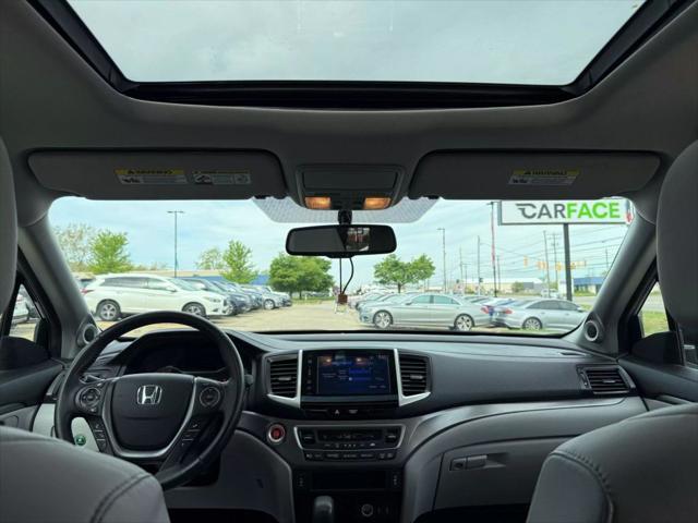 Photo of 2016 Blue Honda Pilot
