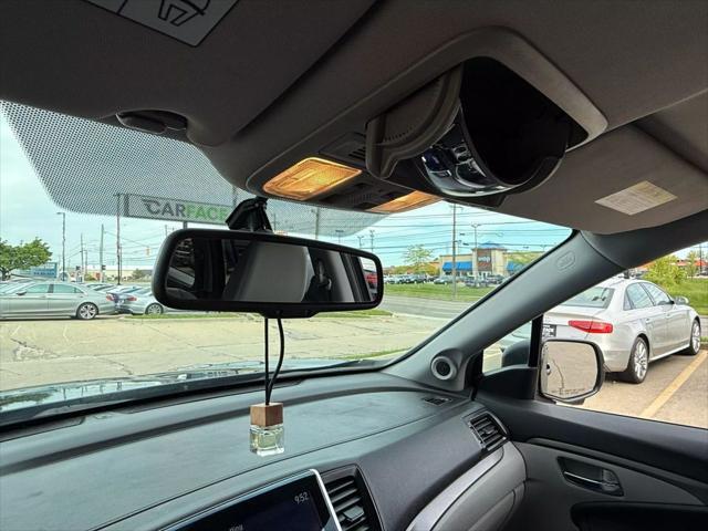 Photo of 2016 Blue Honda Pilot