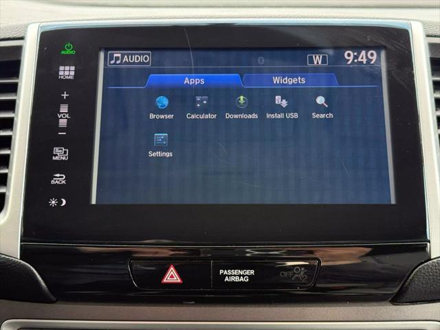 Photo of 2016 Blue Honda Pilot
