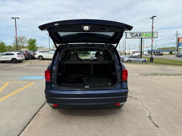 Photo of 2016 Blue Honda Pilot