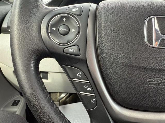 Photo of 2016 Blue Honda Pilot