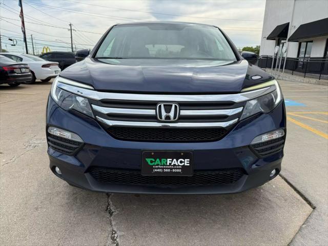 Photo of 2016 Blue Honda Pilot