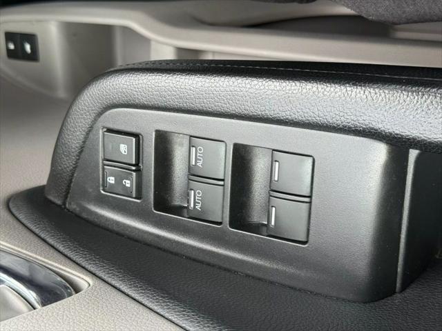 Photo of 2016 Blue Honda Pilot
