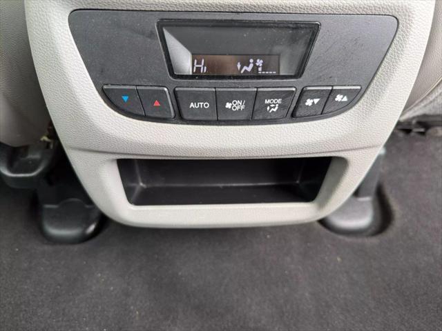 Photo of 2016 Blue Honda Pilot