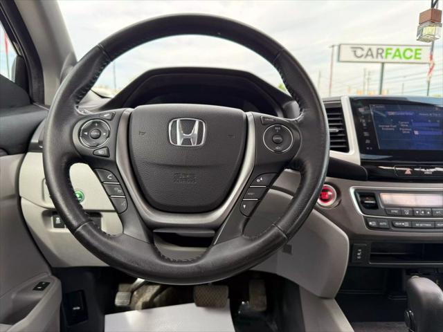 Photo of 2016 Blue Honda Pilot