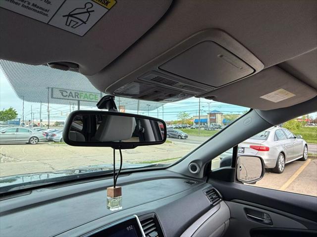 Photo of 2016 Blue Honda Pilot