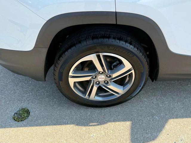 Photo of 2020 White GMC Terrain