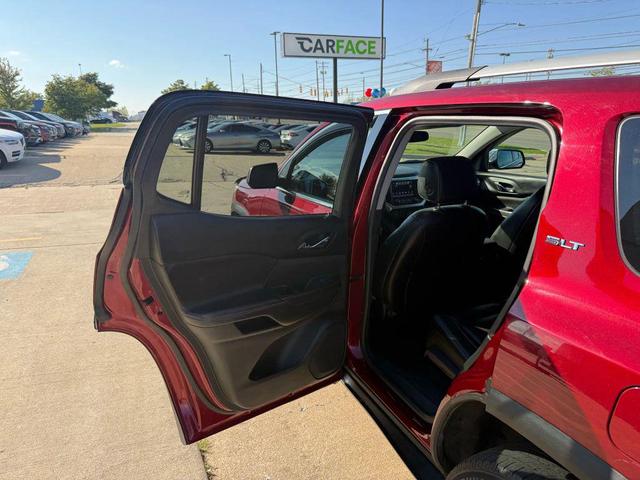 Photo of 2018 Red GMC Acadia