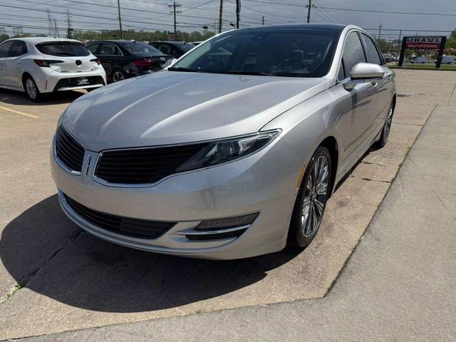 Photo of 2016 Crystal Silver Lincoln MKZ