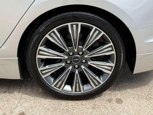 Photo of 2016 Crystal Silver Lincoln MKZ