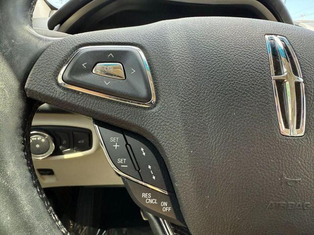 Photo of 2016 Crystal Silver Lincoln MKZ