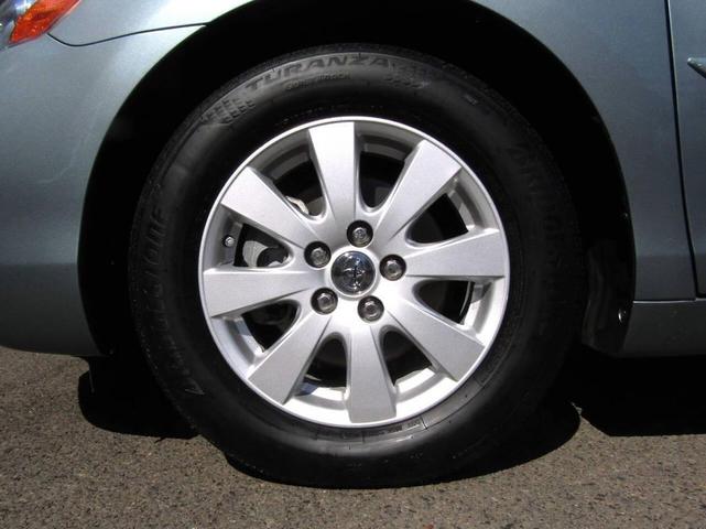 Photo of 2007 Aloe Green Metallic Toyota Camry