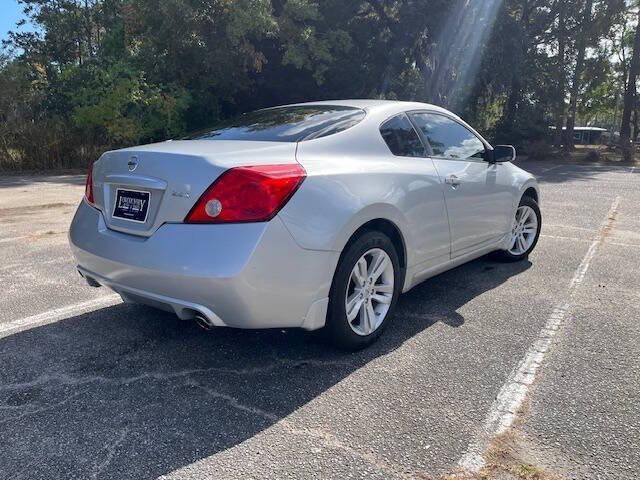Photo of 2011 Brilliant Silver Nissan Altima