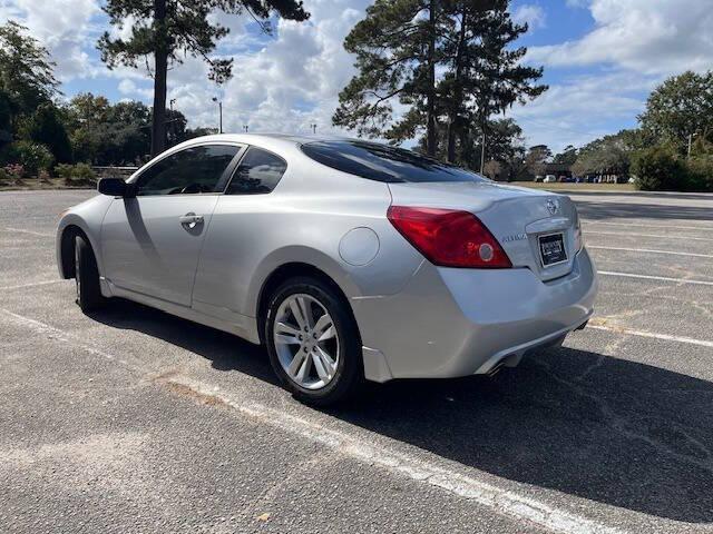 Photo of 2011 Brilliant Silver Nissan Altima