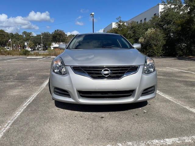 Photo of 2011 Brilliant Silver Nissan Altima