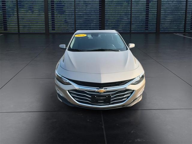 Photo of 2024 Mineral Gray Metallic Chevrolet Malibu