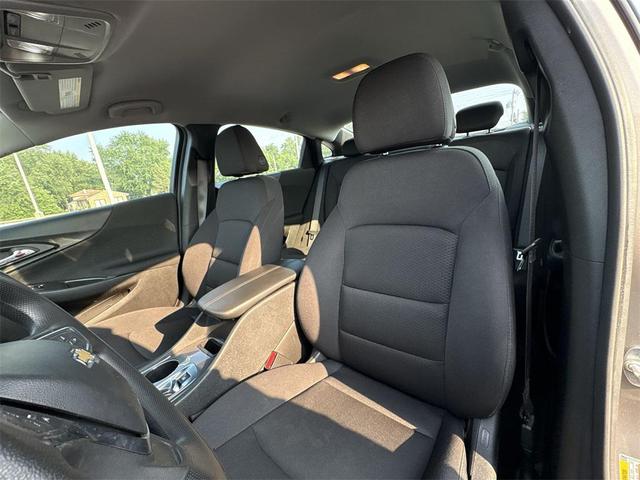 Photo of 2024 Mineral Gray Metallic Chevrolet Malibu