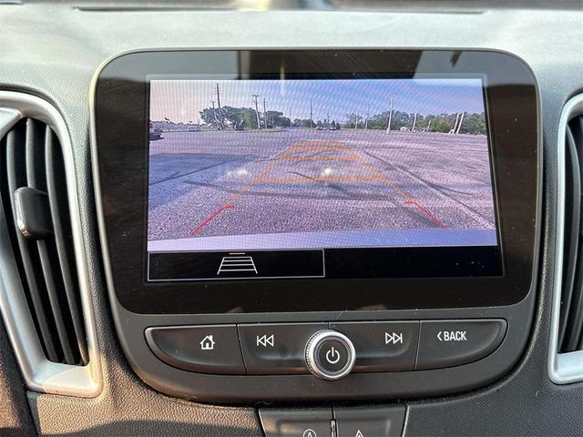 Photo of 2024 Mineral Gray Metallic Chevrolet Malibu
