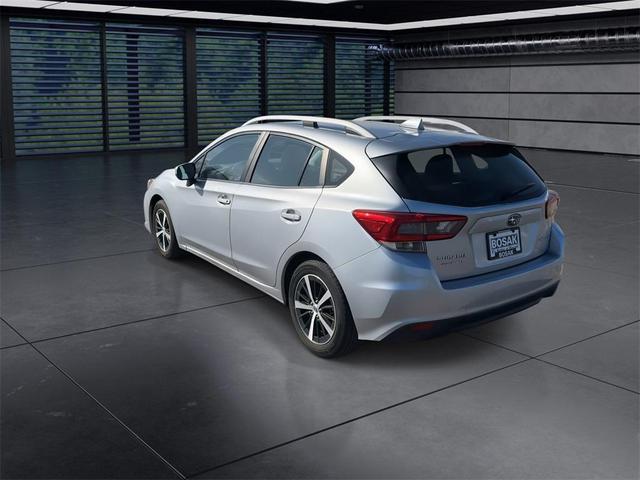 Photo of 2022 Ice Silver Metallic Subaru Impreza