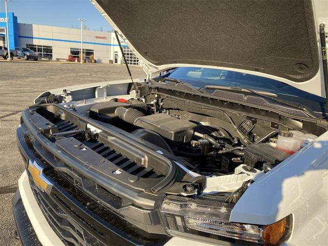 Photo of 2025 Summit White Chevrolet Silverado 2500