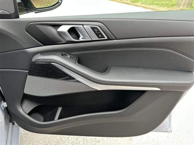 Photo of 2025 Brooklyn Gray Metallic BMW X5