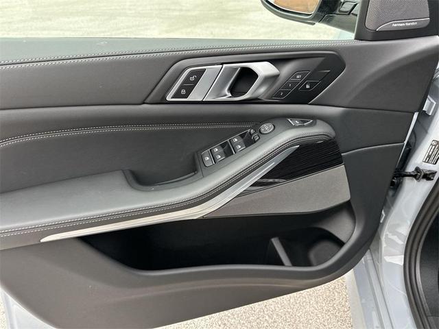 Photo of 2025 Brooklyn Gray Metallic BMW X5