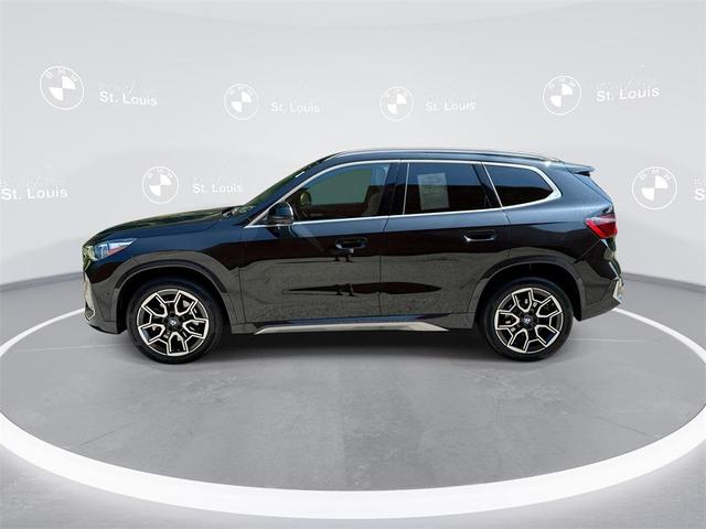 Photo of 2025 Black Sapphire Metallic BMW X1