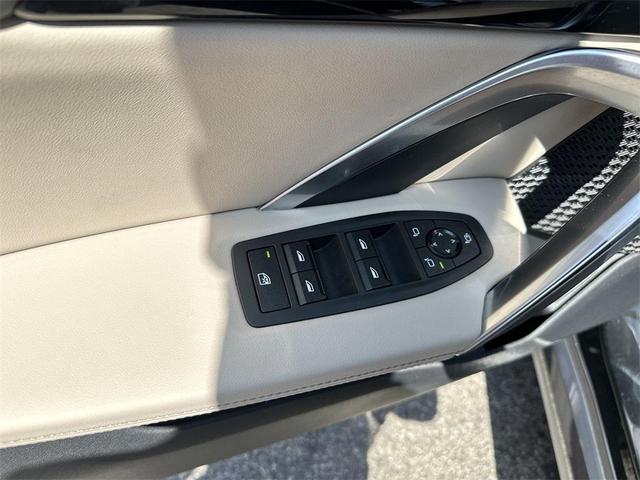 Photo of 2025 Black Sapphire Metallic BMW X1