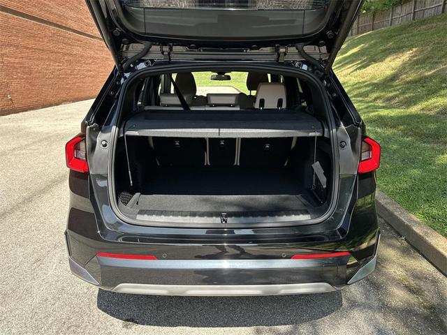 Photo of 2025 Black Sapphire Metallic BMW X1