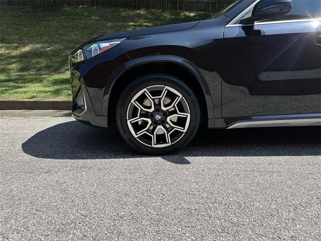 Photo of 2025 Black Sapphire Metallic BMW X1