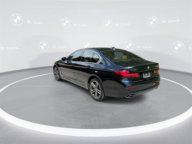 Photo of 2021 Black Sapphire Metallic BMW 540