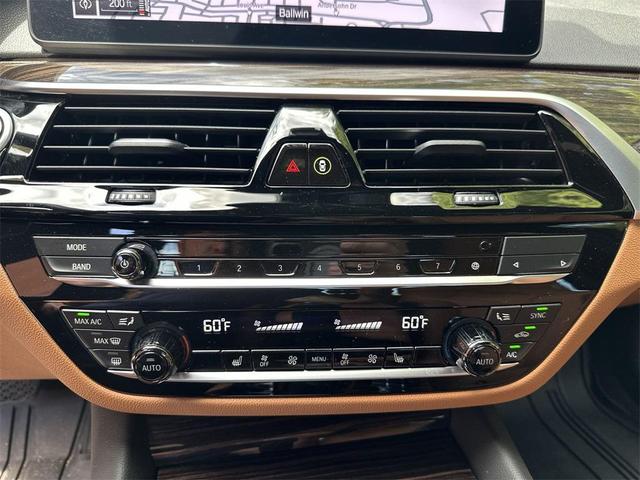 Photo of 2021 Black Sapphire Metallic BMW 540