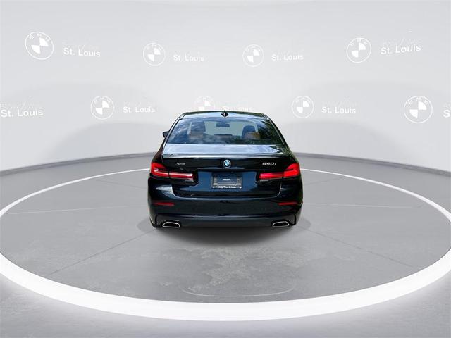 Photo of 2021 Black Sapphire Metallic BMW 540