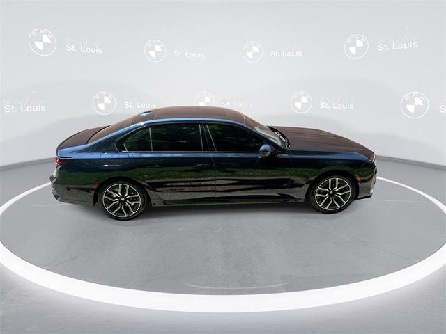 Photo of 2025 Carbon Black Metallic BMW 760