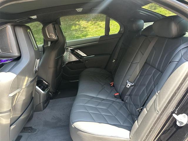 Photo of 2025 Carbon Black Metallic BMW 760