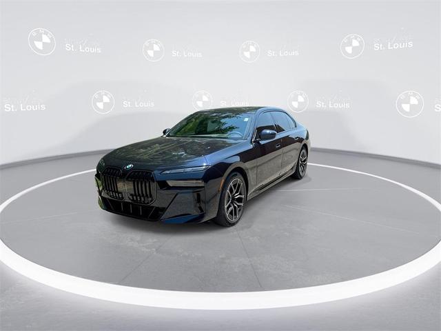 Photo of 2025 Carbon Black Metallic BMW 760