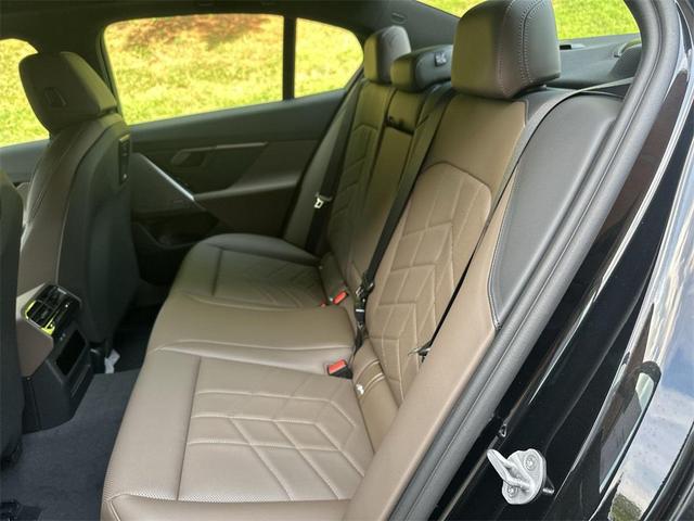 Photo of 2026 Black Sapphire Metallic BMW i5