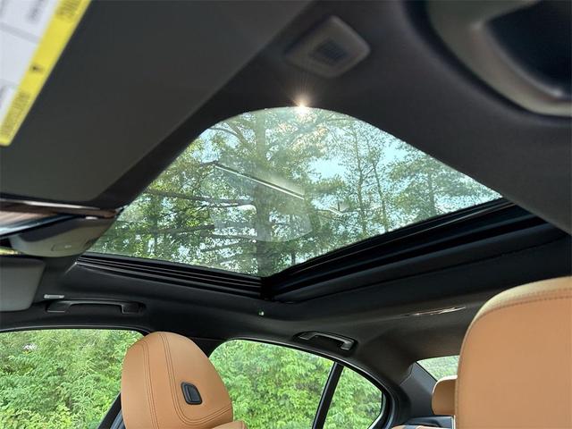 Photo of 2025 Mineral White Metallic BMW 330