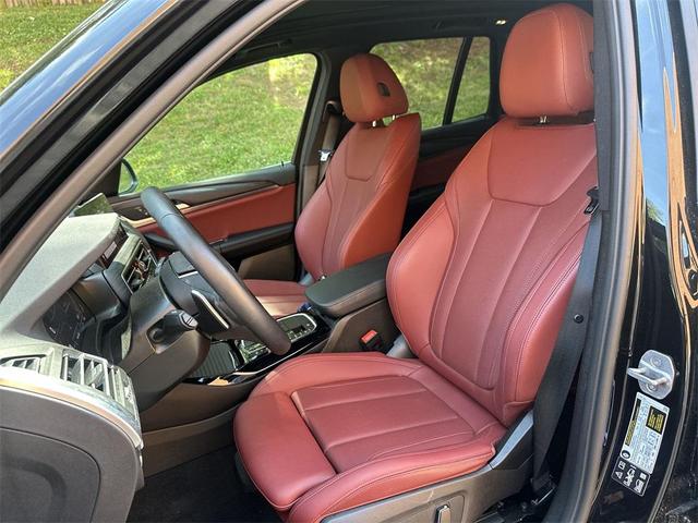 Photo of 2024 Black Sapphire Metallic BMW X3