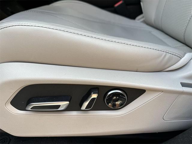 Photo of 2025 Liquid Carbon Metallic Acura RDX