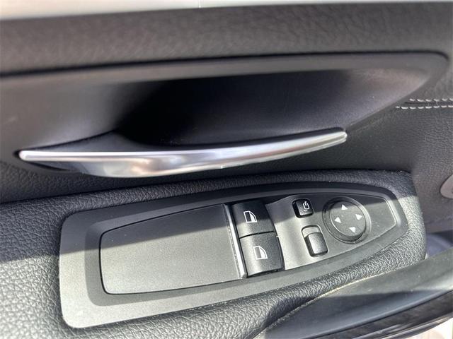 Photo of 2020 Alpine White BMW 430