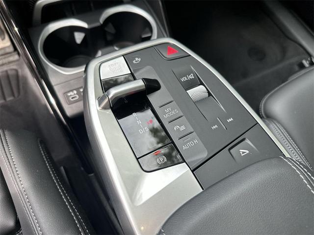 Photo of 2024 Black Sapphire Metallic BMW X1