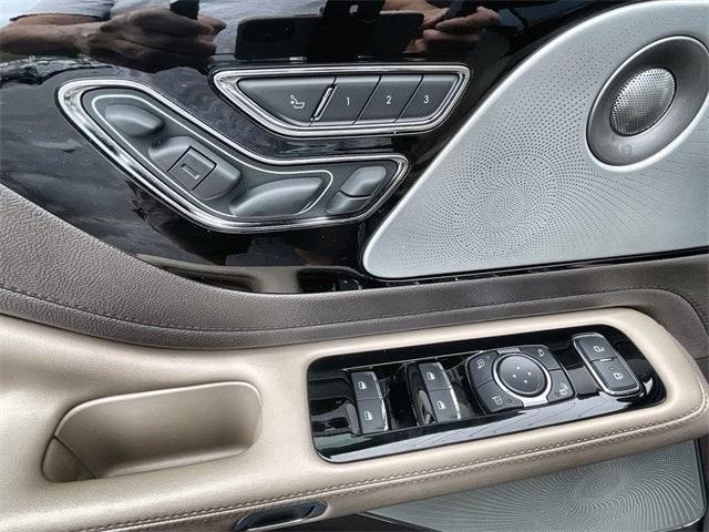 Photo of 2022 Metallic Lincoln Aviator