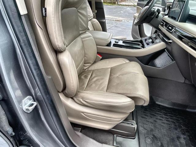 Photo of 2022 Metallic Lincoln Aviator
