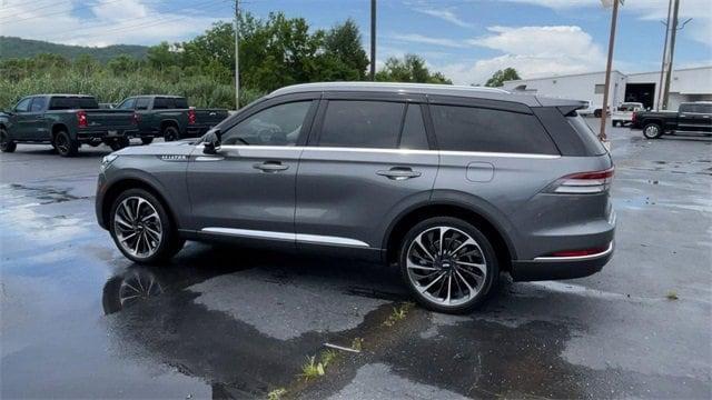 Photo of 2022 Metallic Lincoln Aviator