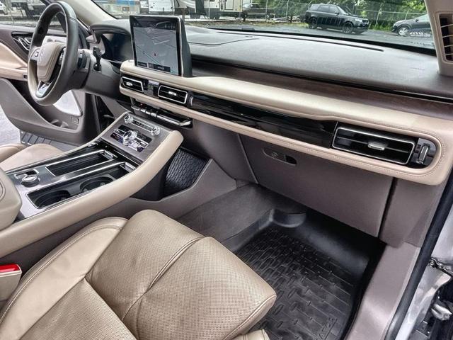 Photo of 2022 Metallic Lincoln Aviator
