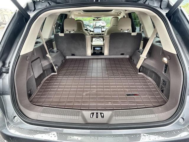 Photo of 2022 Metallic Lincoln Aviator