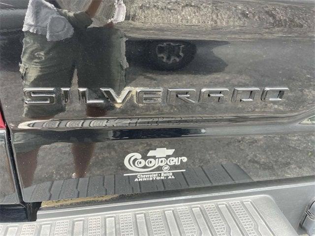 Photo of 2021 Black Chevrolet Silverado 1500
