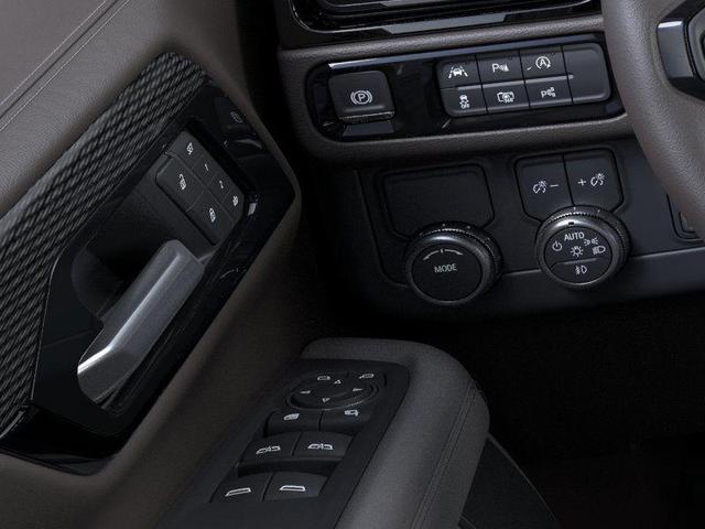 Photo of 2025 Summit White GMC Yukon XL