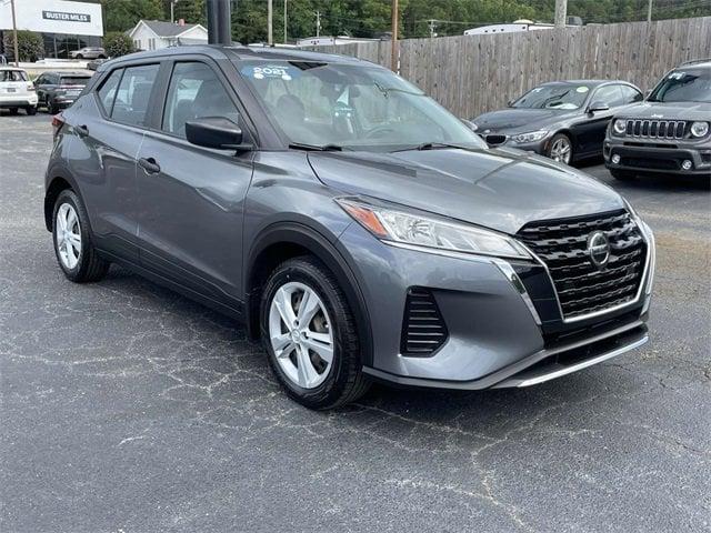 Photo of 2021 Gun Metallic Nissan Kicks